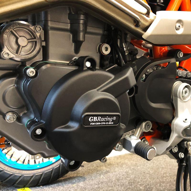 GBRacing / ジービーレーシング Duke 690 エンジンカバーセット 2011 | EC-690-2011-SET-GBR