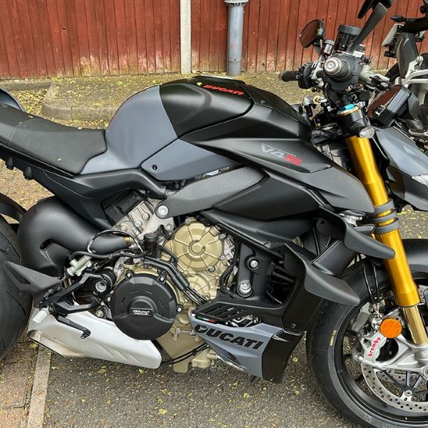 GBRacing / ジービーレーシング V4 STREETFIGHTER クラッチカバー 2023 | EC-V4-SF-2023-2-GBR