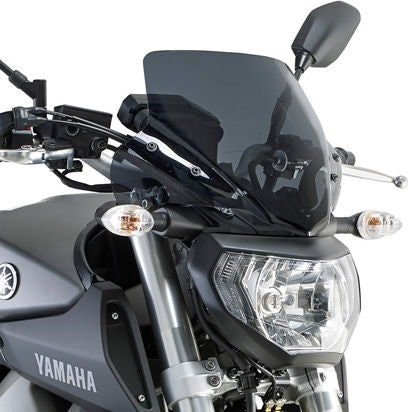 Givi / ジビ スクリーン Yamaha MT-09 14-16 スモーク dim. HxW 285x36 cm フィッティングキット付属 | A2115