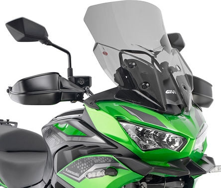Givi / ジビ ウインドスクリーン Kawasaki Versys 650 22- ライトスモーク dim. HxW 48x42 cm | D4132S