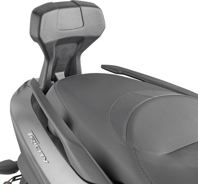 GIVI / ジビ バックレスト Yamaha トリシティ― 300 | TB2149