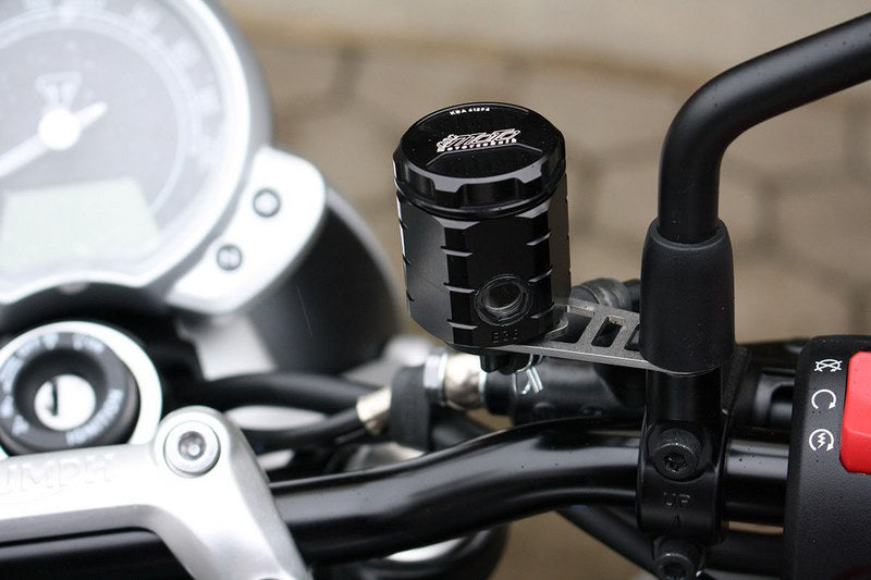 GSGモトテクニック ブレーキオイルリザーバー フロント Triumph Street Twin 900 2016-2018 | 3999-B38-T30