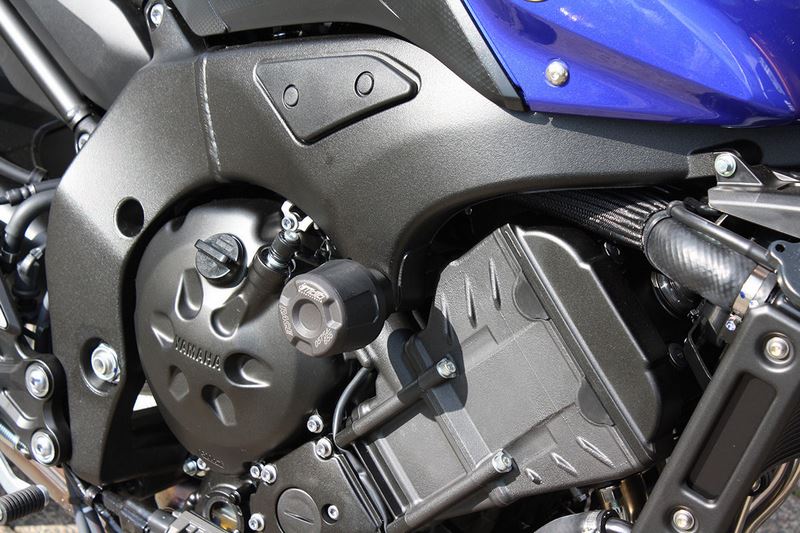 GSGモトテクニック クラッシュパッドセット アダプター アルミ Yamaha FZ8 / Fazer 8 (2010 -) | 49490-Y32-DS