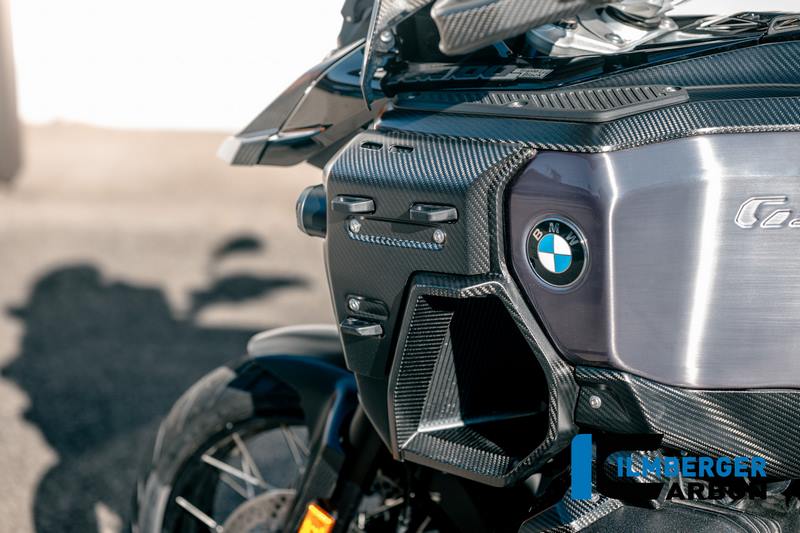 上部タンクキャップ左カーボンマット