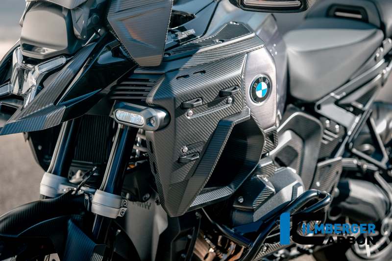 上部タンクキャップ左カーボンマット