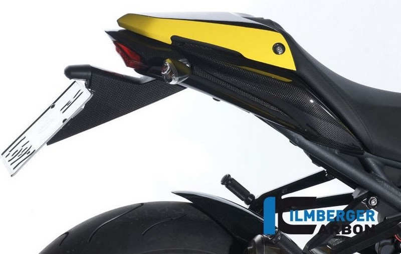 ILMBERGER / イルムバーガーカーボンパーツ アンダーシートサイドパネル (右) カーボン - Triumph Speed Triple (2011-now) | SDR.016.TRSPT.K