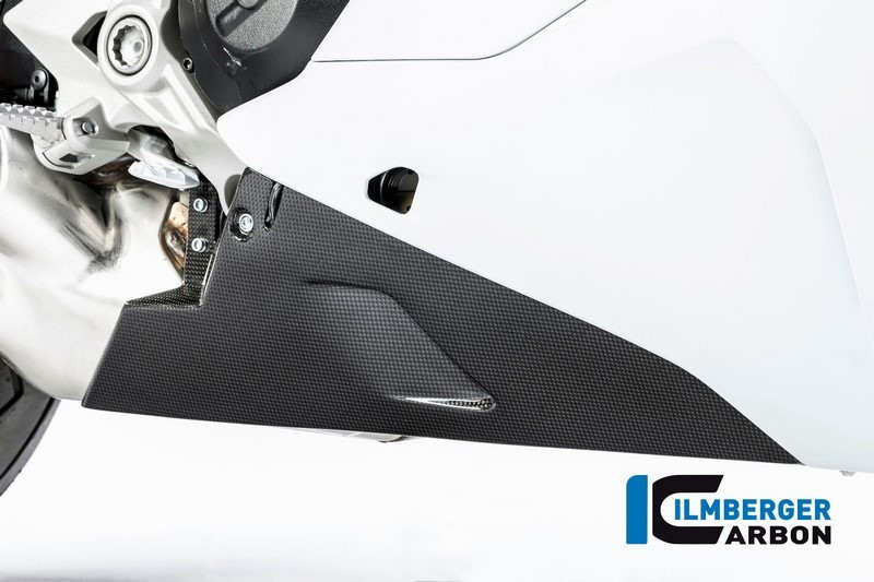 ILMBERGER / イルムバーガーカーボンパーツ ベリーパン リア グロスカーボン - Ducati Supersport 939 | VEU.011.DSS7G.K