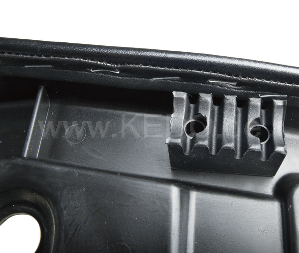 Kedo SR500 Seat Complete Black OEM Replica (NEW:. Now incl rear seat base rubber item 27153) | 10127RP