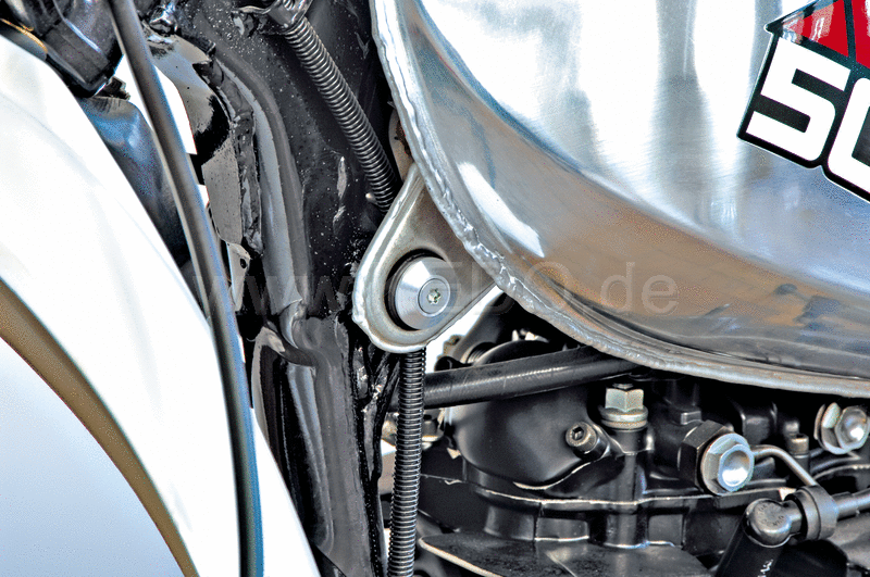 Kedo Aluminum Fuel Tank Mounting Kit suitable for steel- and aluminum fuel tank comes with Both Allen screws and internal hexalobular screws | 50683