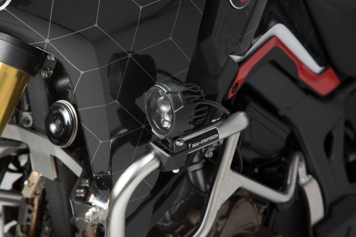 SW-MOTECH / SWモテック EVO Fernscheinwerfer-Kit Universal Schwarz. Mit Sturzbügelklemmen für Scheinwerfer. | NSW.00.004.61000/B
