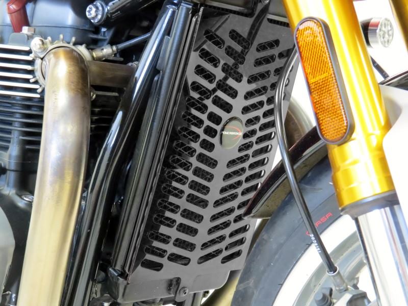Powerbronze / パワーブロンズ クーラーグリル (プラスチック) マットブラック TRIUMPH STREET CUP 17-19 | 520-T114-023