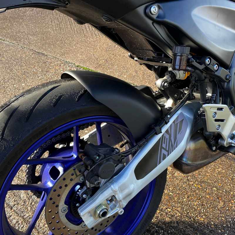 Pyramid Hugger | Matte Black | Yamaha MT-09 2021> | 072451M