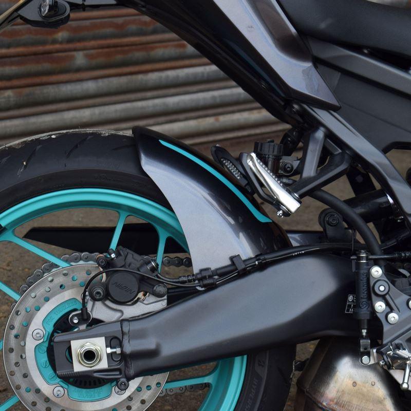 Pyramid / ピラミッド ハガー ミッドナイトシアン | Yamaha MT-09 2024- | 072451PG