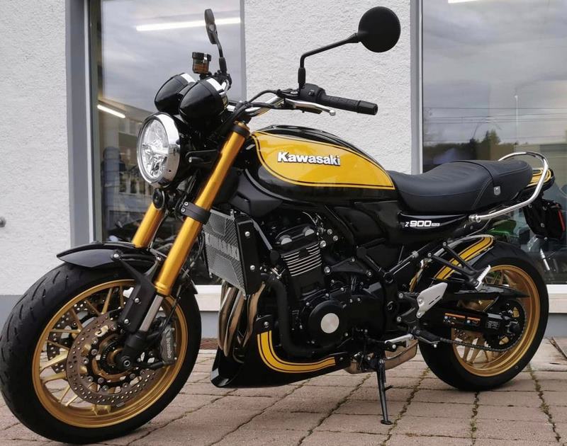 Pyramid / ピラミッド ハガー メタリックディアブロブラック/メタリックイエロー (イエローボールスキーム) | Kawasaki Z 900 RS SE 2022- | 073880R