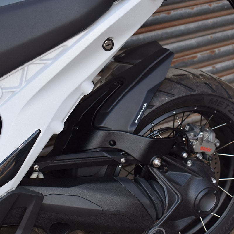 Pyramid / ピラミッド ハガー マットブラック | BMW R 1300 GS 2023- | 074130M