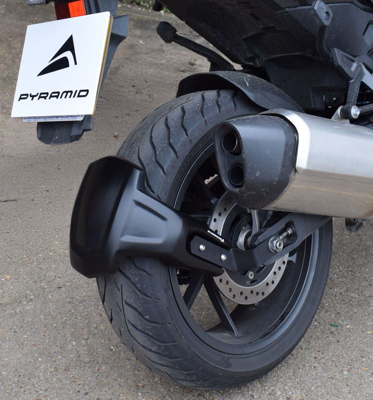 Pyramid / ピラミッド スプレーガード グロスブラック | Honda NT 1100 2022- | 085190B