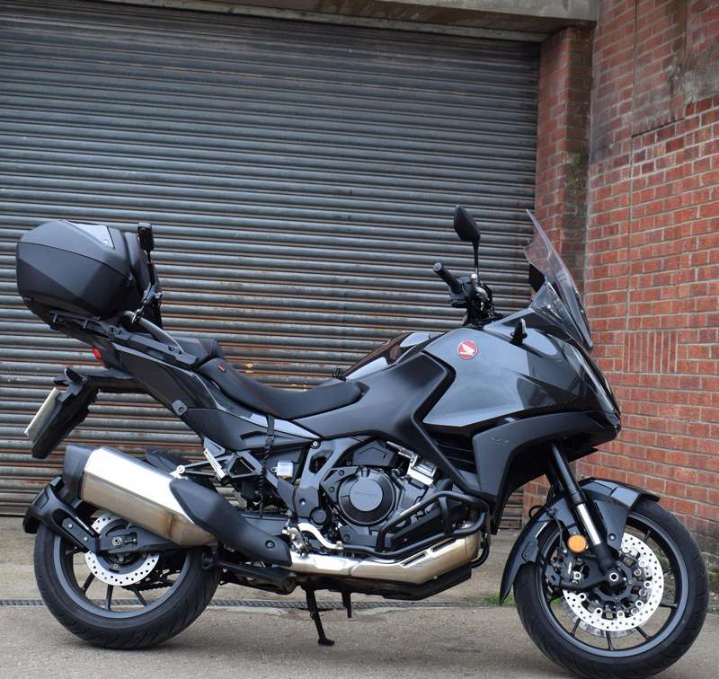 Pyramid / ピラミッド スプレーガード マットブラック | Honda NT 1100 2022- | 085190M