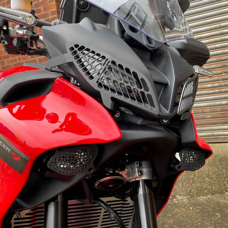 Pyramid Upper Headlight Guards | Matte Black | Yamaha Tracer 9 2021> | 09250M