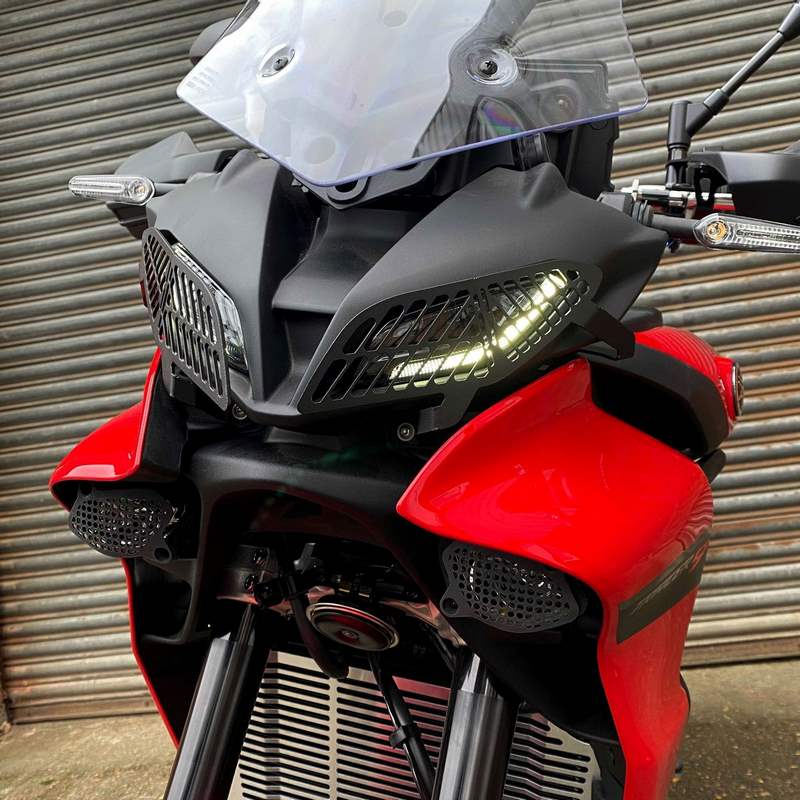 Pyramid Upper Headlight Guards | Matte Black | Yamaha Tracer 9 2021> | 09250M