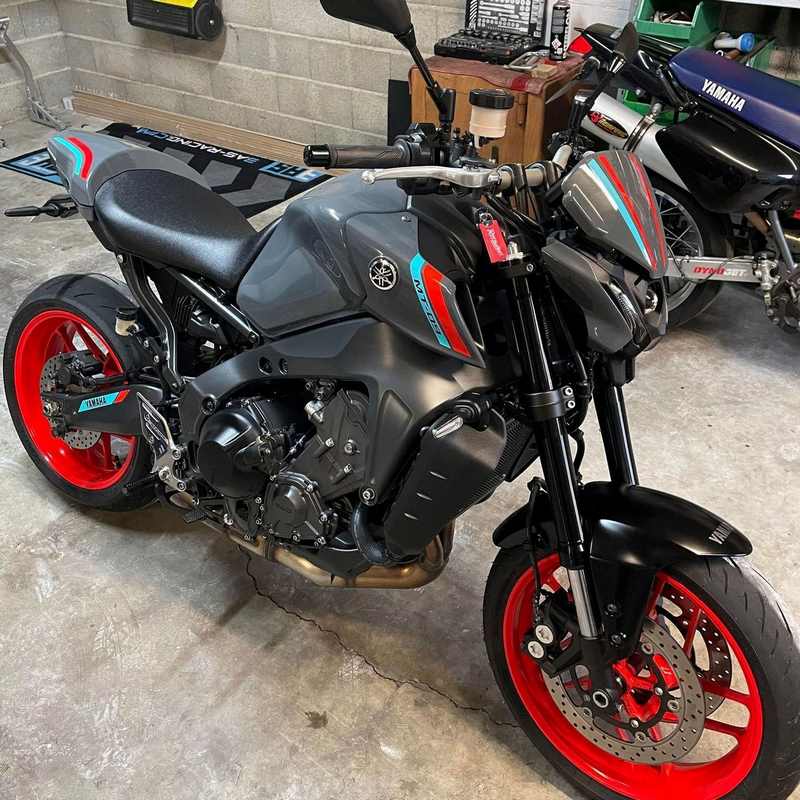 Pyramid Seat Cowl | Storm Fluo/Cyan Storm Colours | Yamaha MT-09 2021> | 12416D