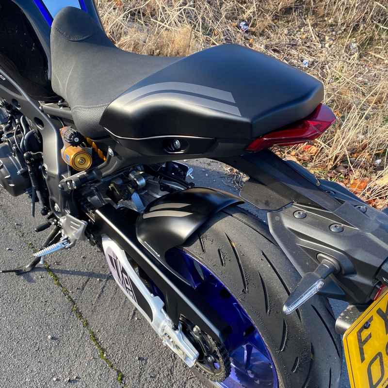 Pyramid Seat Cowl | Tech Black | Yamaha MT-09 2021> | 12416F