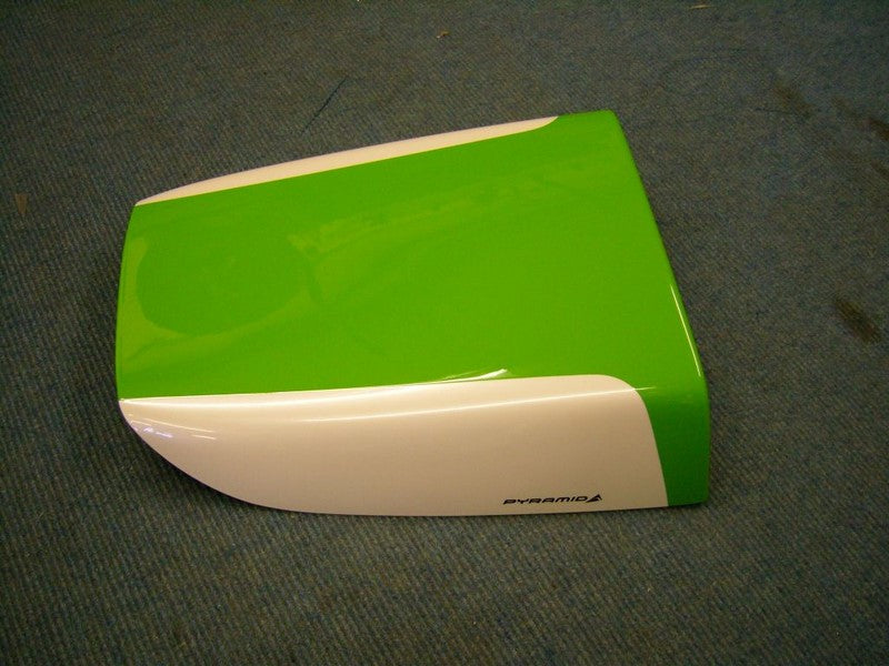 Pyramid Plastics / ピラミッドプラスチック Kawasaki ZX7-R シートカウル グロスグリーン/メタリックホワイト 1989>2003 | 13560D