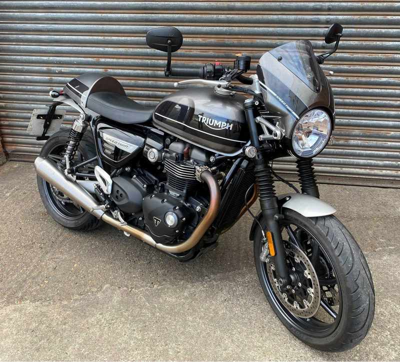 Pyramid Seat Cowl | Silver Ice & Storm Grey | Triumph Speed Twin 2019> | 16120G