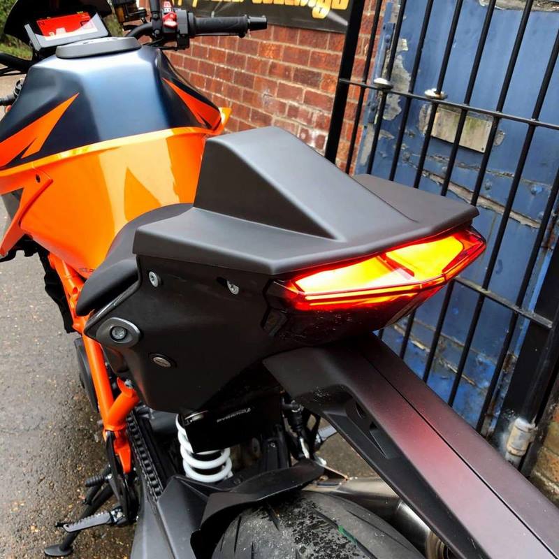 Pyramid Plastics / ピラミッドプラスチック シートカウル マットブラック KTM 1290 Superduke R 2020> | 19990M