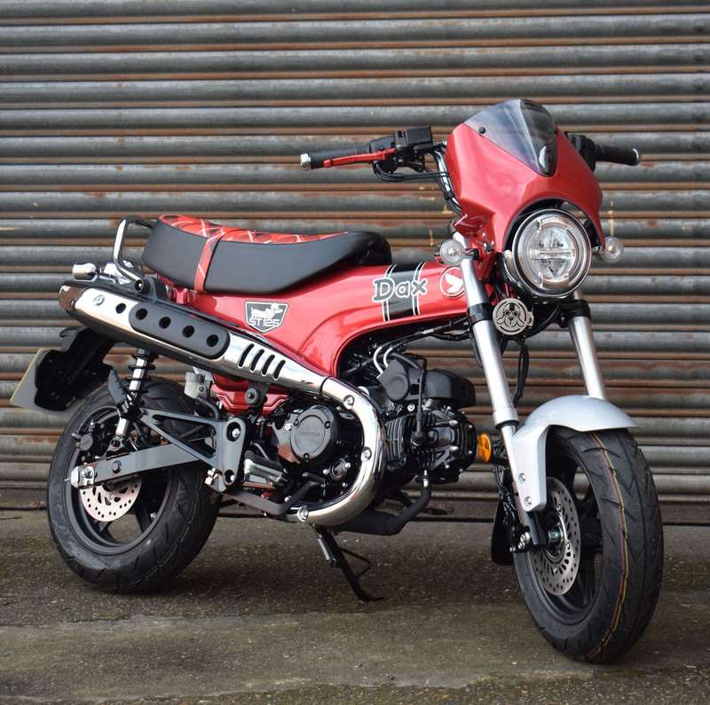 Pyramid / ピラミッド フライスクリーン パールネビュラレッド | Honda ST125 Dax 2023- | 21290R