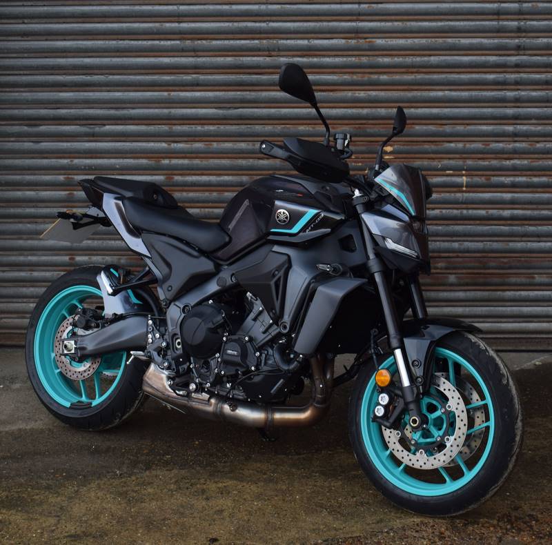 Pyramid / ピラミッド フロント インフィルパネル マットブラック | Yamaha MT-09 2021- | 22152M