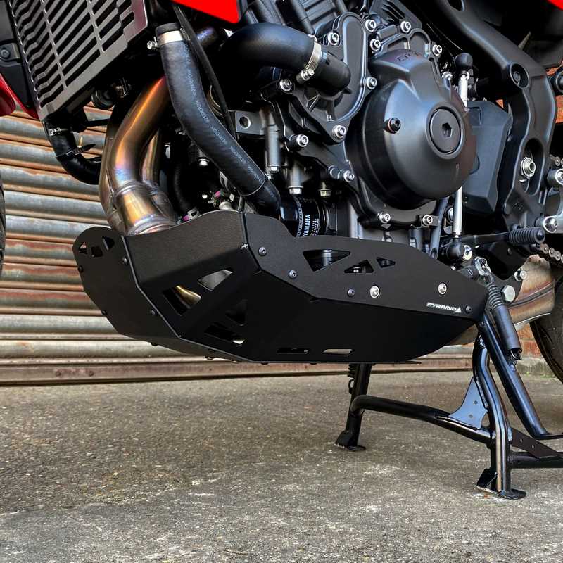 Pyramid Engine Plate | Matte Black | Yamaha Tracer 9 2021> | 22156M