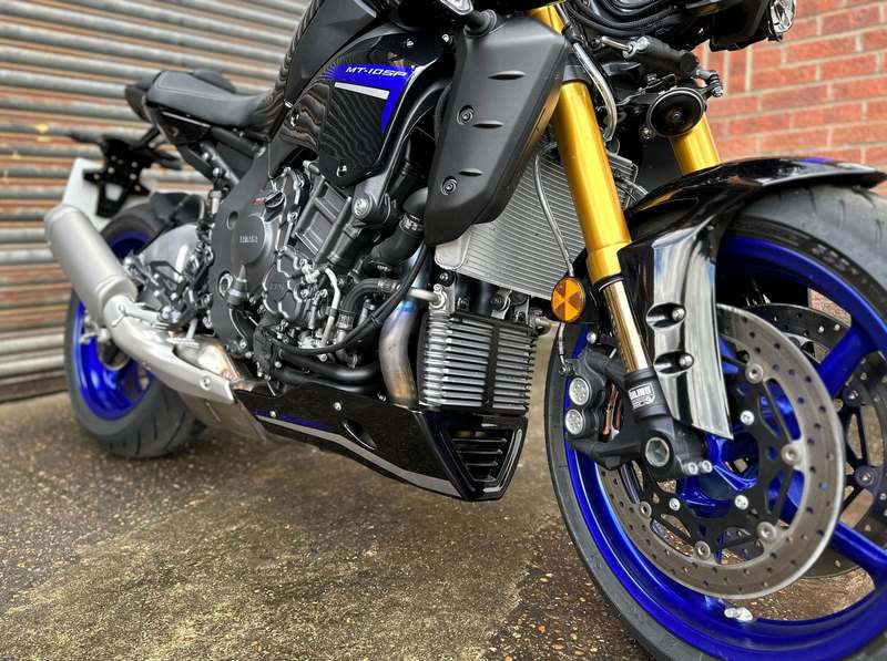 Pyramid / ピラミッド ベリーパン Yamaha ブルー | Yamaha MT-10 2016- | 22170YB