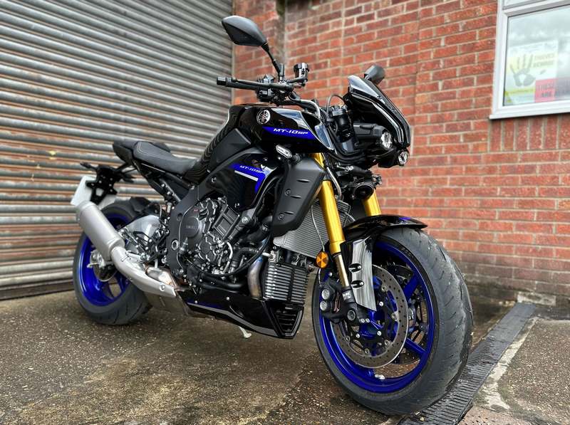 Pyramid / ピラミッド ベリーパン Yamaha ブルー | Yamaha MT-10 2016- | 22170YB