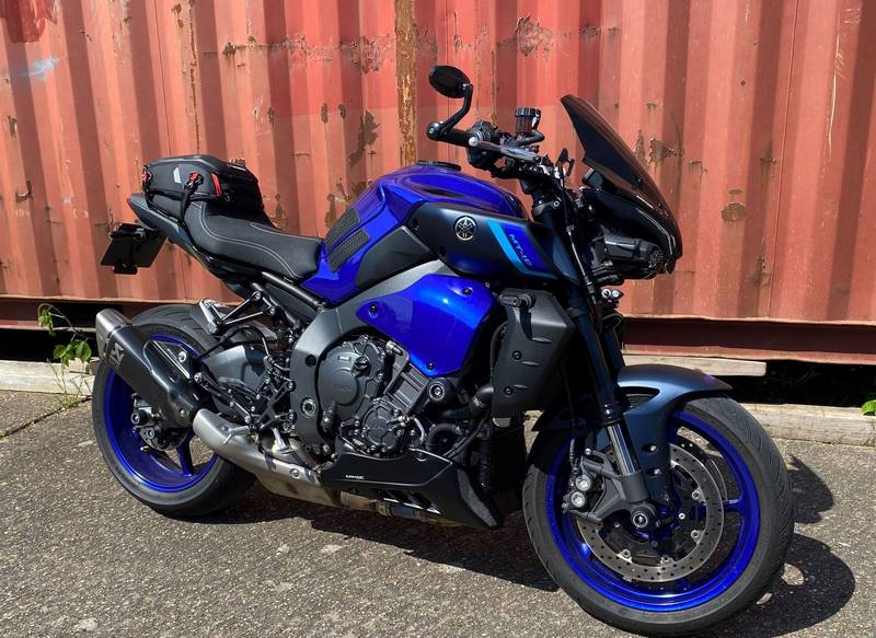 Pyramid / ピラミッド インフィルパネル アイコンブルーカラーズ | Yamaha MT-10 2022> | 22195P