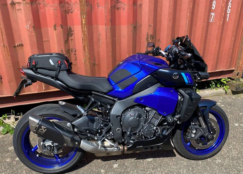 Pyramid / ピラミッド インフィルパネル アイコンブルー (Yamaha ブルー) | Yamaha MT-10 2022> | 22195PY