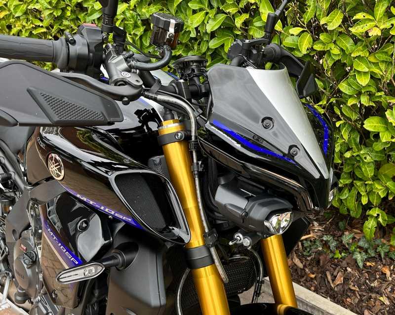 Pyramid / ピラミッド フライスクリーン SPカラー | Yamaha MT-10 SP 2022- | 22215K