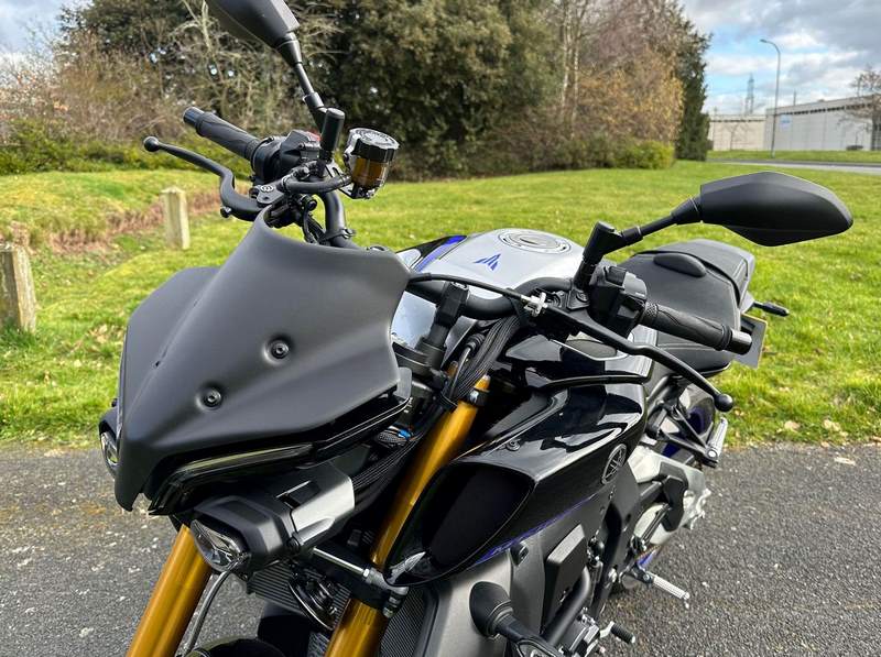 Pyramid / ピラミッド フライスクリーン アイコンブルー (マットブルー) | Yamaha MT-10 2022- | 22215PZ