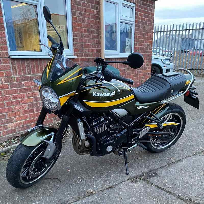 Pyramid / ピラミッド フライスクリーン キャンディミディアムレッド | Kawasaki Z 650 RS 2024- | 23500R