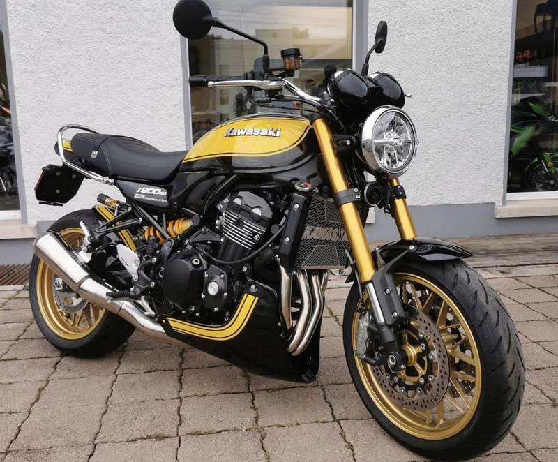 Pyramid / ピラミッド ベリーパン キャンディーグリーン/メタリックイエロー | Kawasaki Z 900 RS 2024- | 23905G