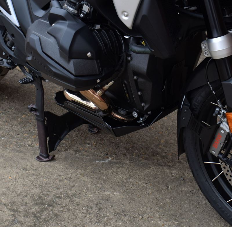 Pyramid / ピラミッド エンジンガード マットブラック | BMW R 1300 GS 2023- | 24925M