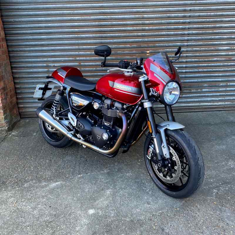 Pyramid Fly Screen | Red Hopper Scheme | Triumph Speed Twin 2019> | 26000D