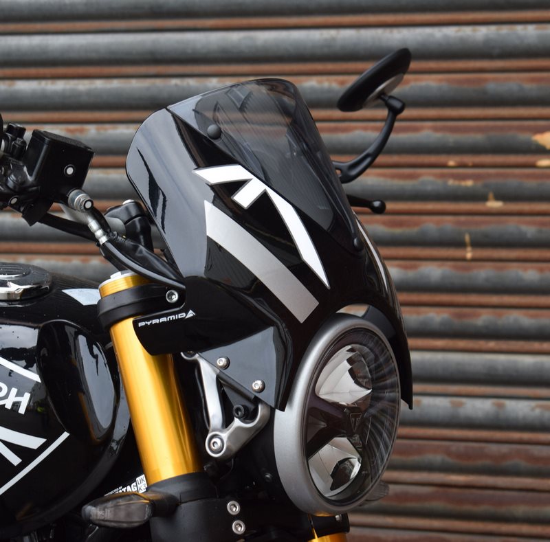 Pyramid / ピラミッド フライスクリーン 未塗装 | Triumph Speed 400 2024- | 26700U