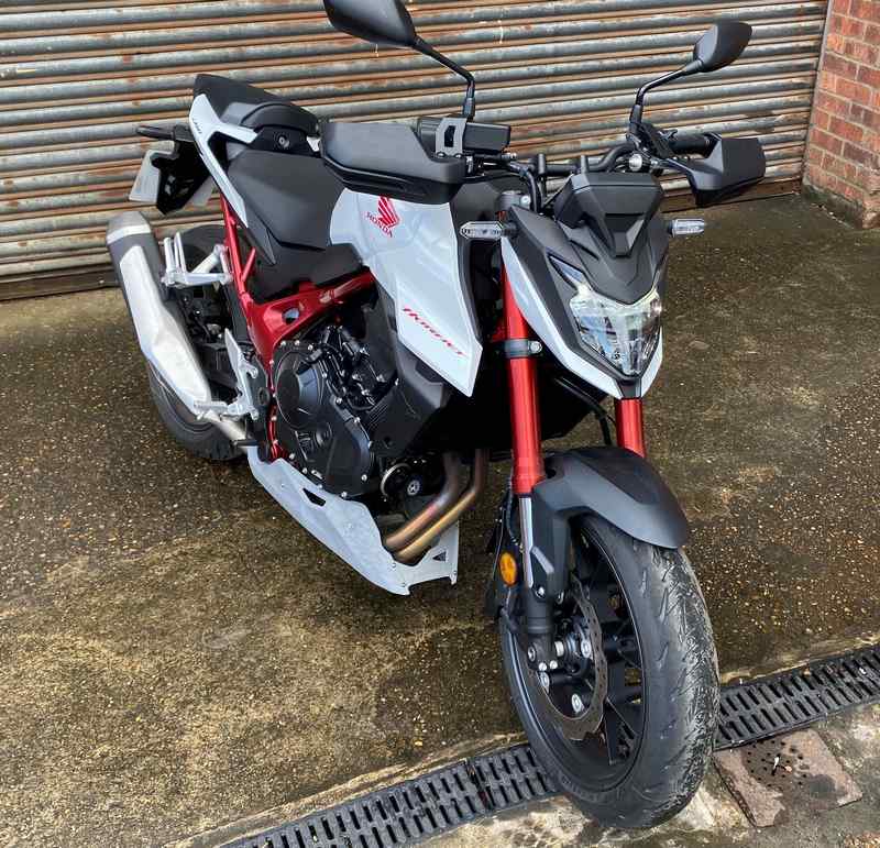 Pyramid / ピラミッド ハンドガード マットブラック | Honda CB 750 Hornet (ホーネット) 2023>2025 | 30192M