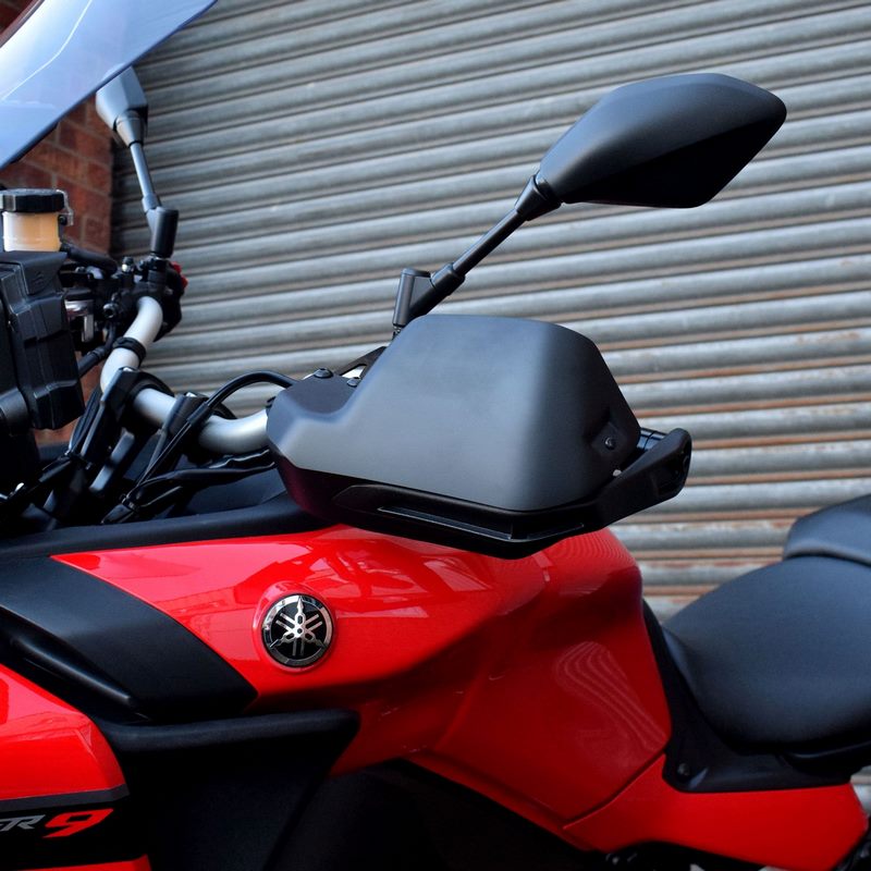 Pyramid Handguard Extensions | Matte Black | Yamaha Tracer 9 2021> | 30202M