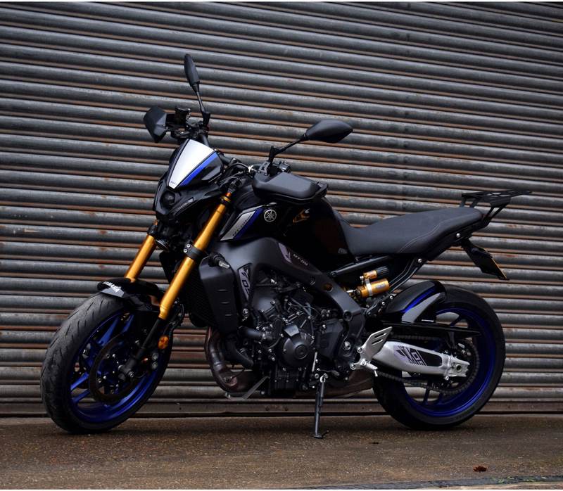 Pyramid Headlight Guard | Matte Black | Yamaha MT-09 2021> | 32271M