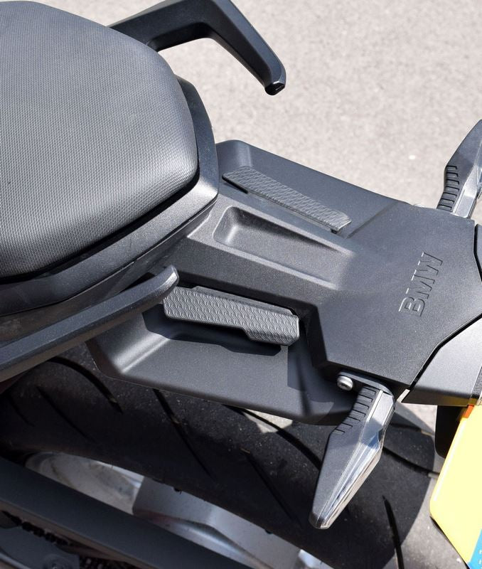 Pyramid / ピラミッド リアスプラッシュプロテクター マットブラック | BMW F 900 R 2020- | 34901M
