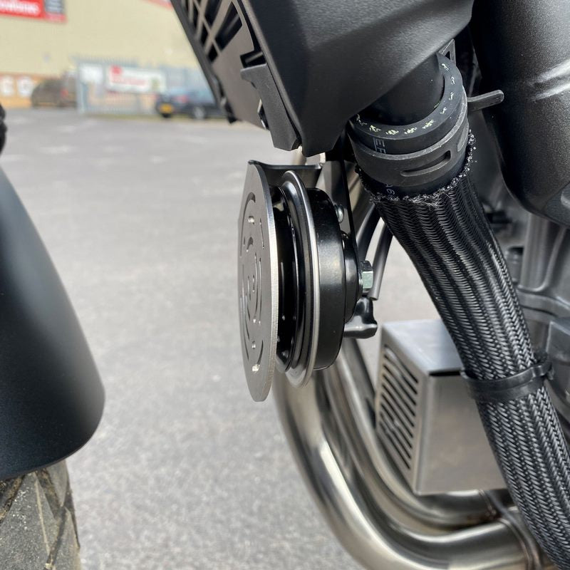 Pyramid Horn Cover | Black | Honda CB 500 X 2022> | 35160M