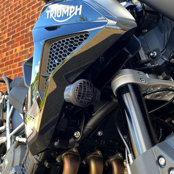 Pyramid / ピラミッド 補助ヘッドライトガード マットブラック | Triumph タイガー Sport 660 2022- | 36565M
