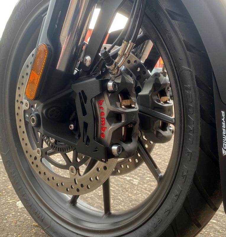 Pyramid / ピラミッド ブレーキキャリパーガード マットブラック | Ducati ムルティストラーダ V4 2021- | 36770M