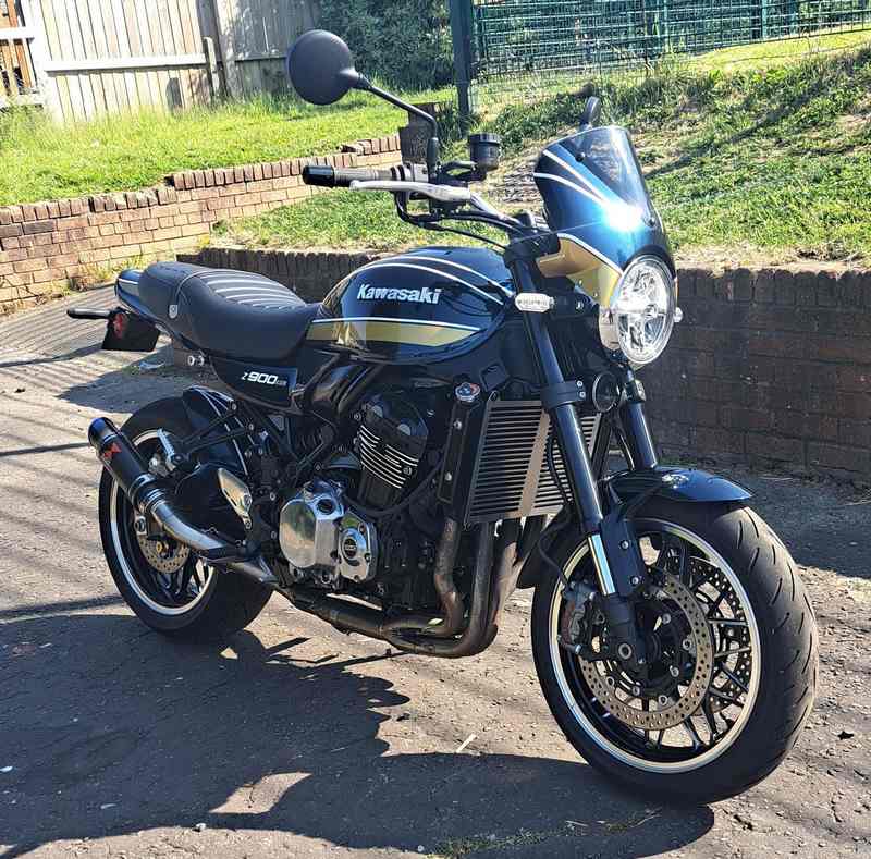Pyramid / ピラミッド ラジエーターガード マットブラック | Kawasaki Z 900 RS 2021- | 523366M